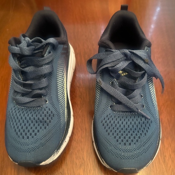Reebok Other - Kids Size 1 Blue and Black Athletic Shoes with Streamlined Design